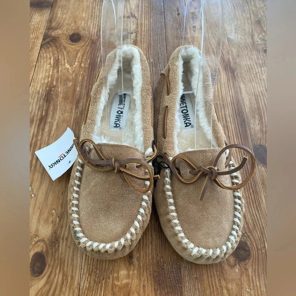 Minnetonka Women’s Suede Moccasin Indoor/Outdoor‎ Slippers Faux Fur Lining 5 NWT - Picture 3 of 11